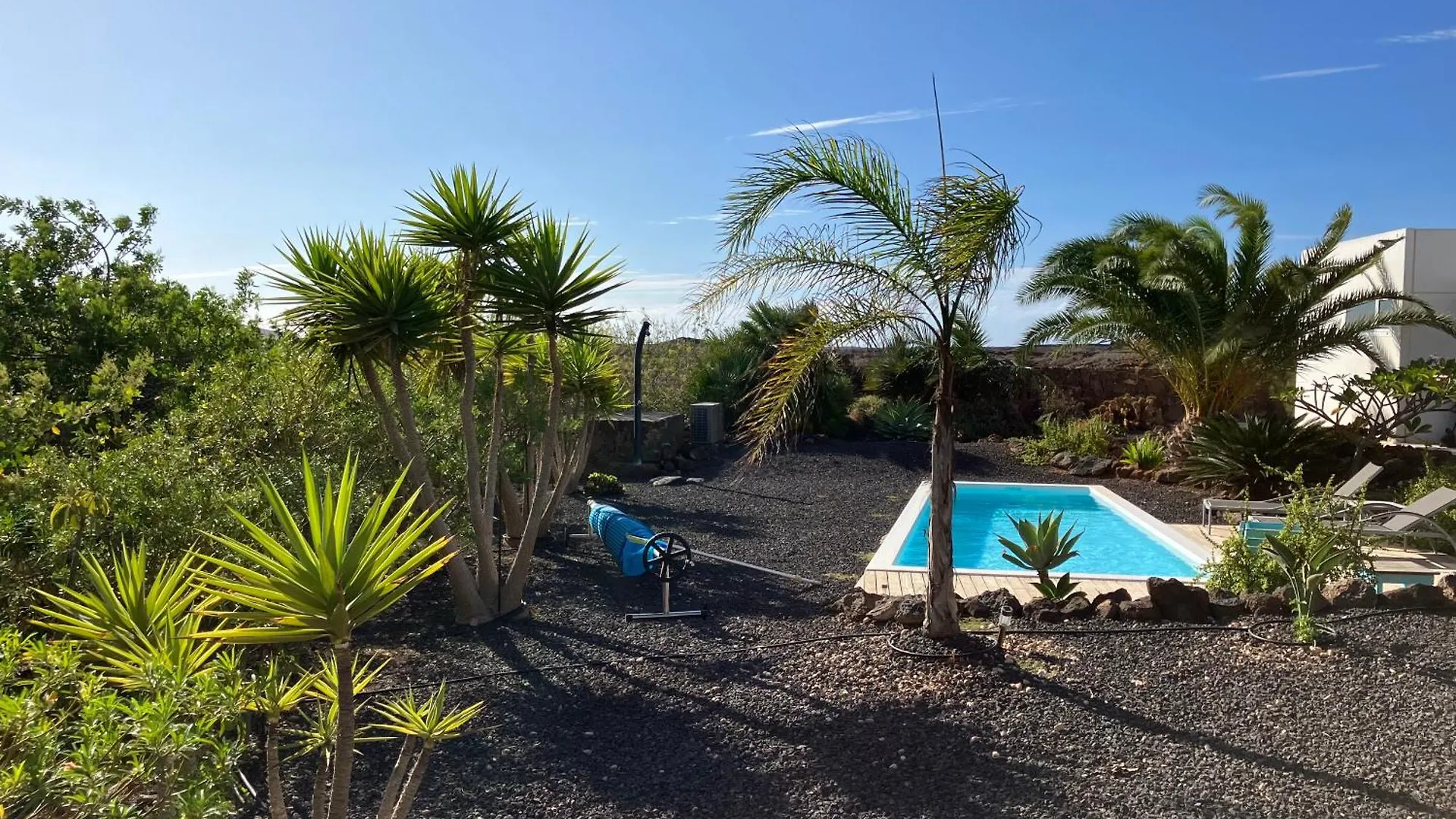 Majanicho Rock - Villa With Heated Pool Lajares