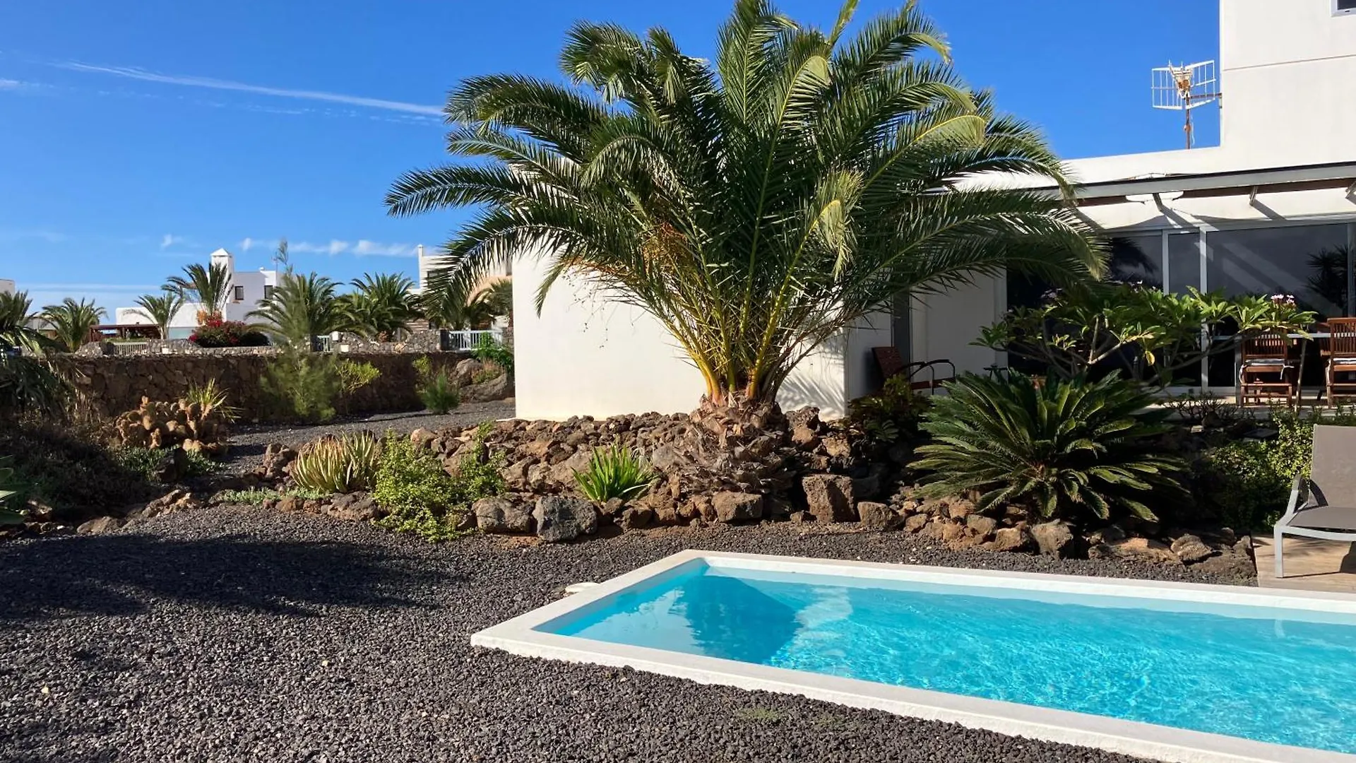 Majanicho Rock - Villa With Heated Pool Lajares Spain