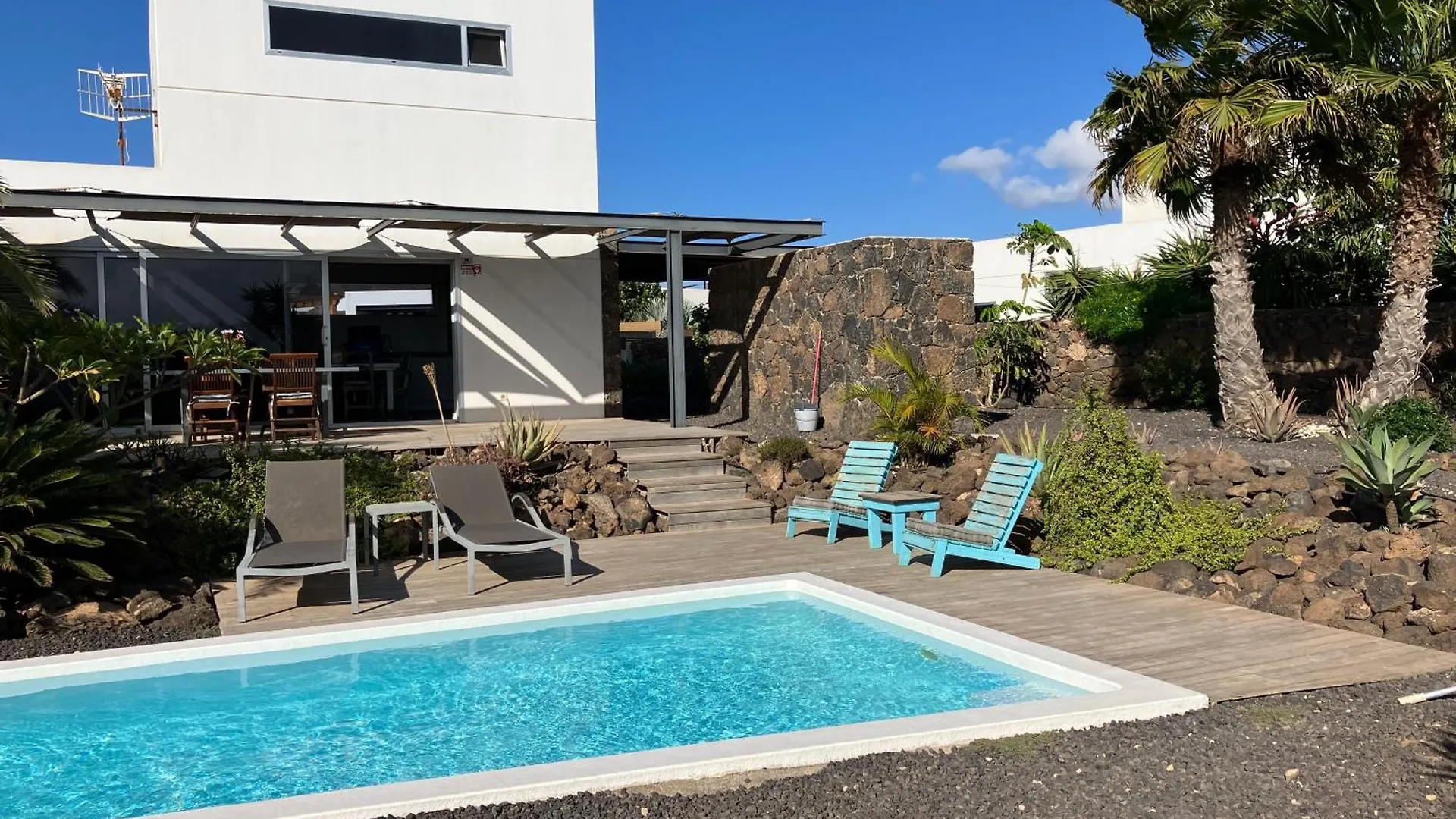 Majanicho Rock - Villa With Heated Pool Lajares