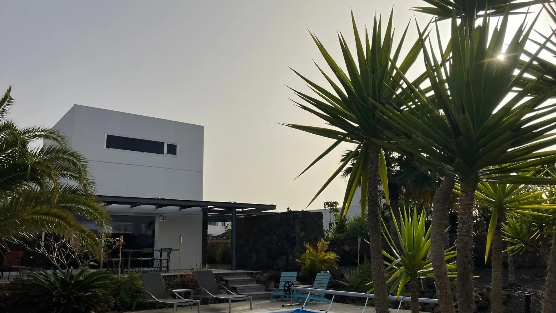 Majanicho Rock - Villa With Heated Pool Lajares