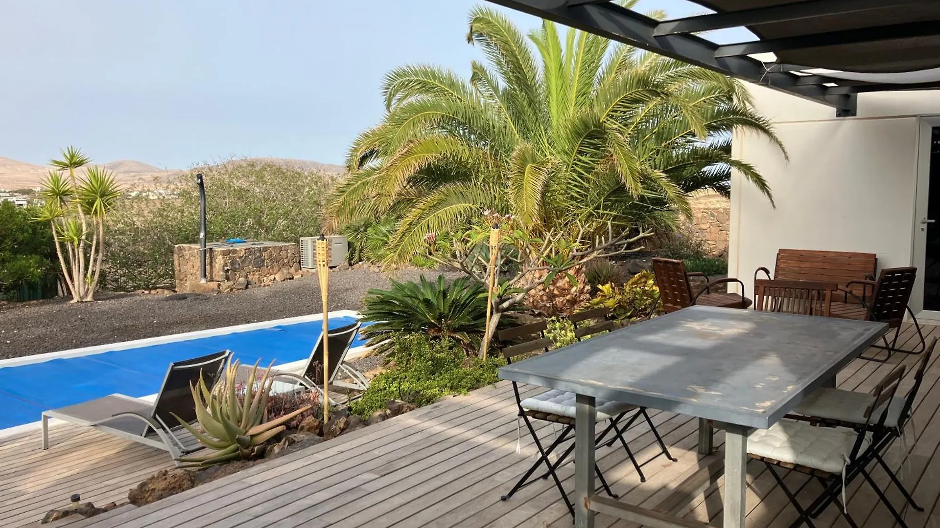 Majanicho Rock - Villa With Heated Pool Lajares