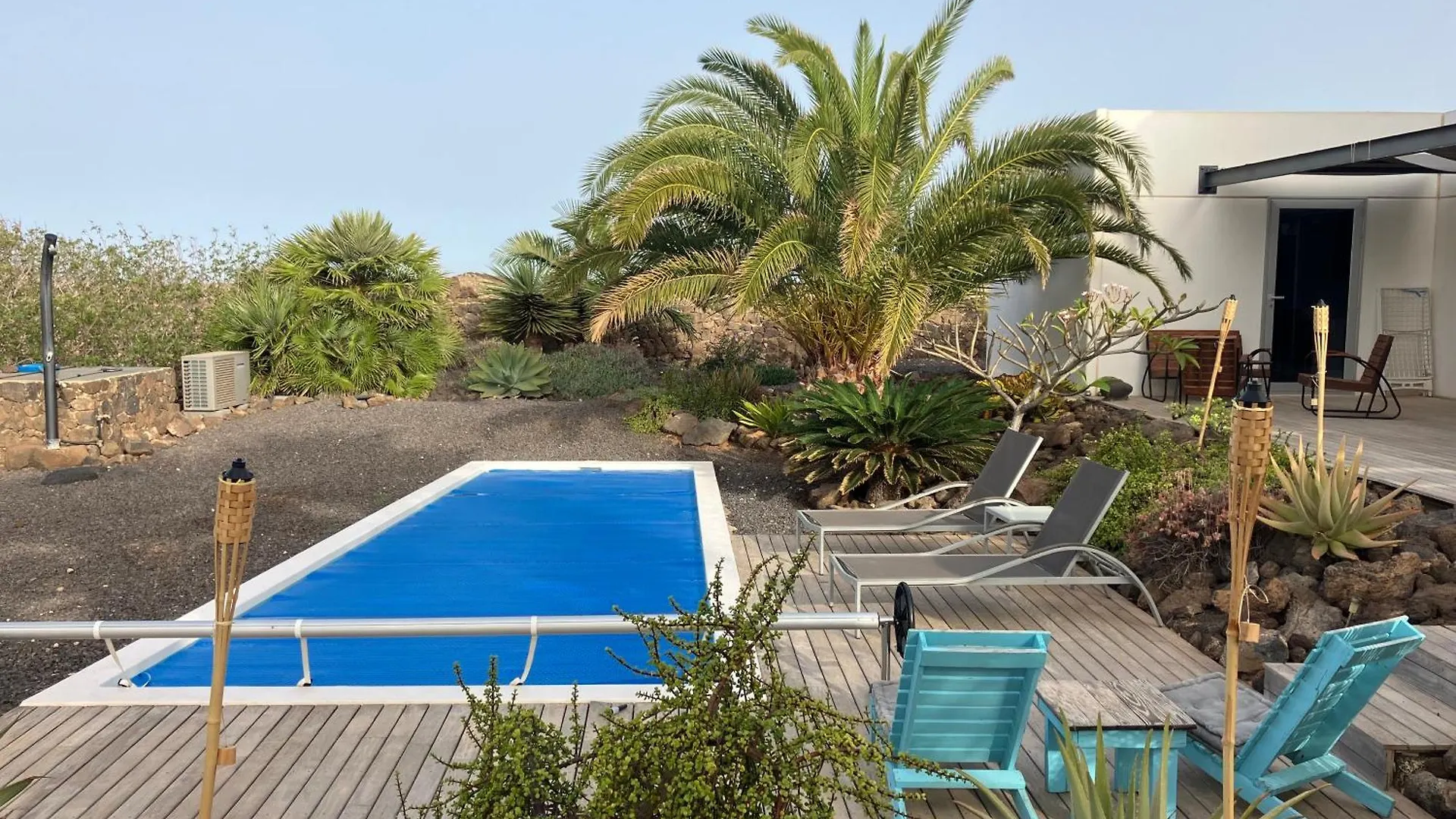 Majanicho Rock - Villa With Heated Pool Lajares