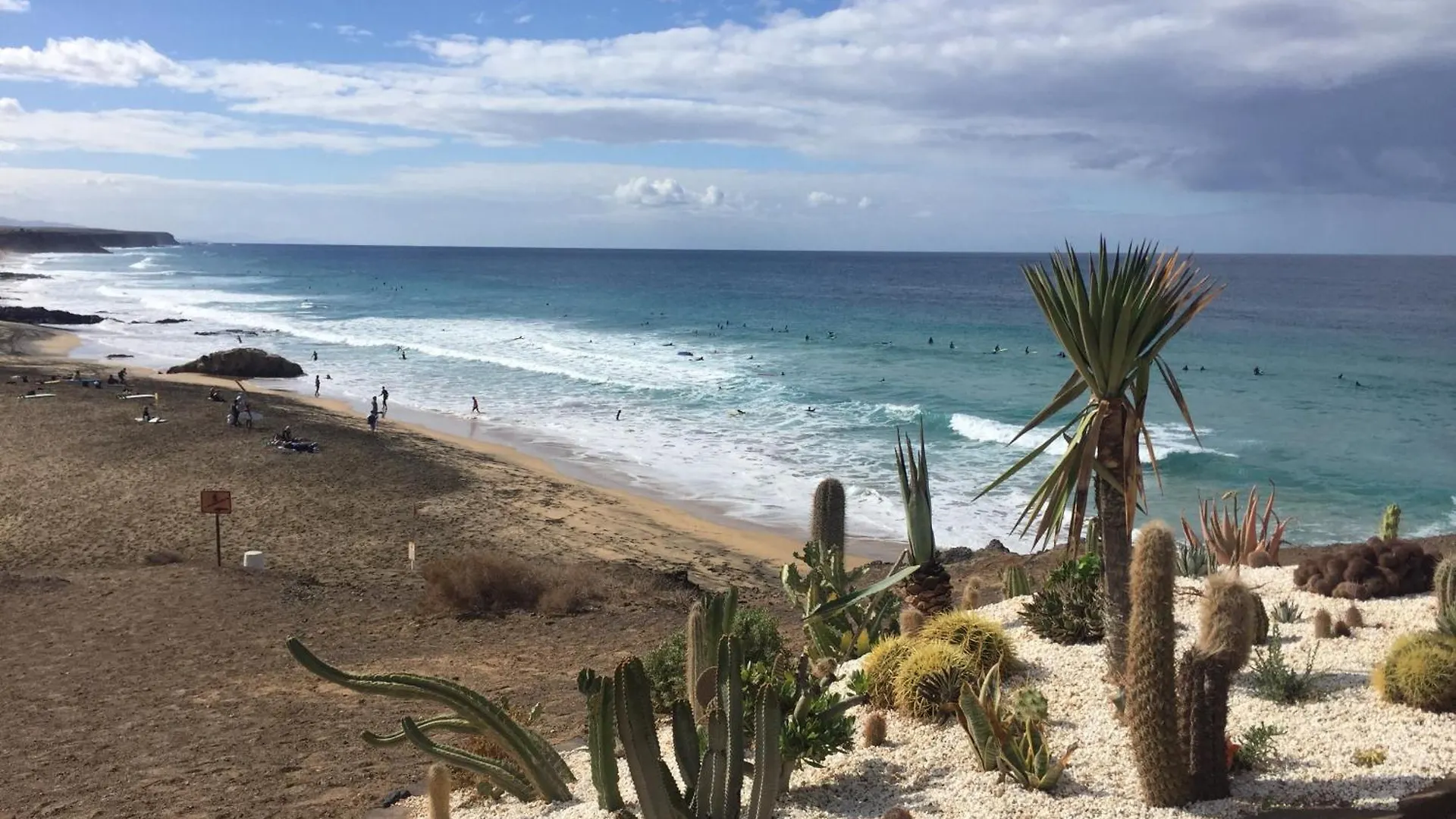 Majanicho Rock - Villa With Heated Pool Lajares