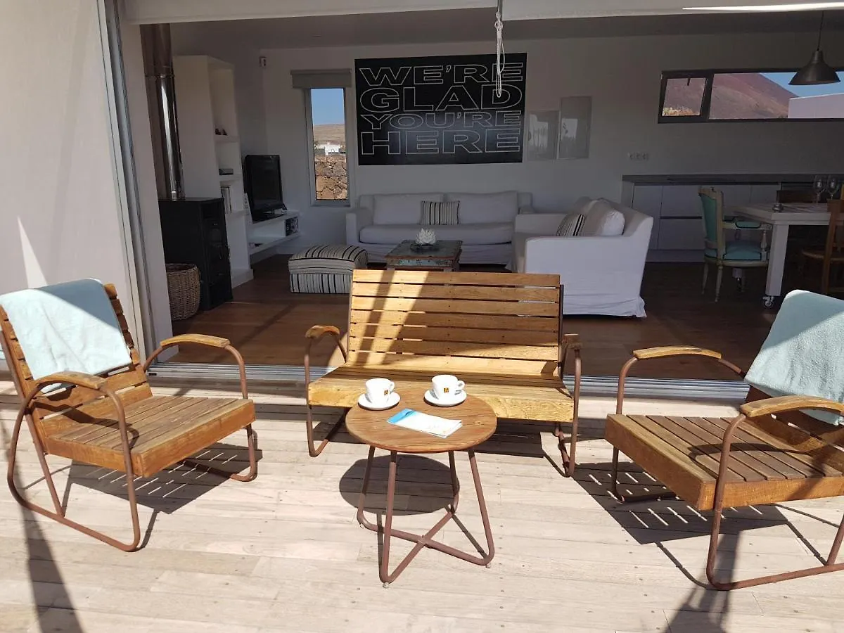 Majanicho Rock - Villa With Heated Pool Lajares