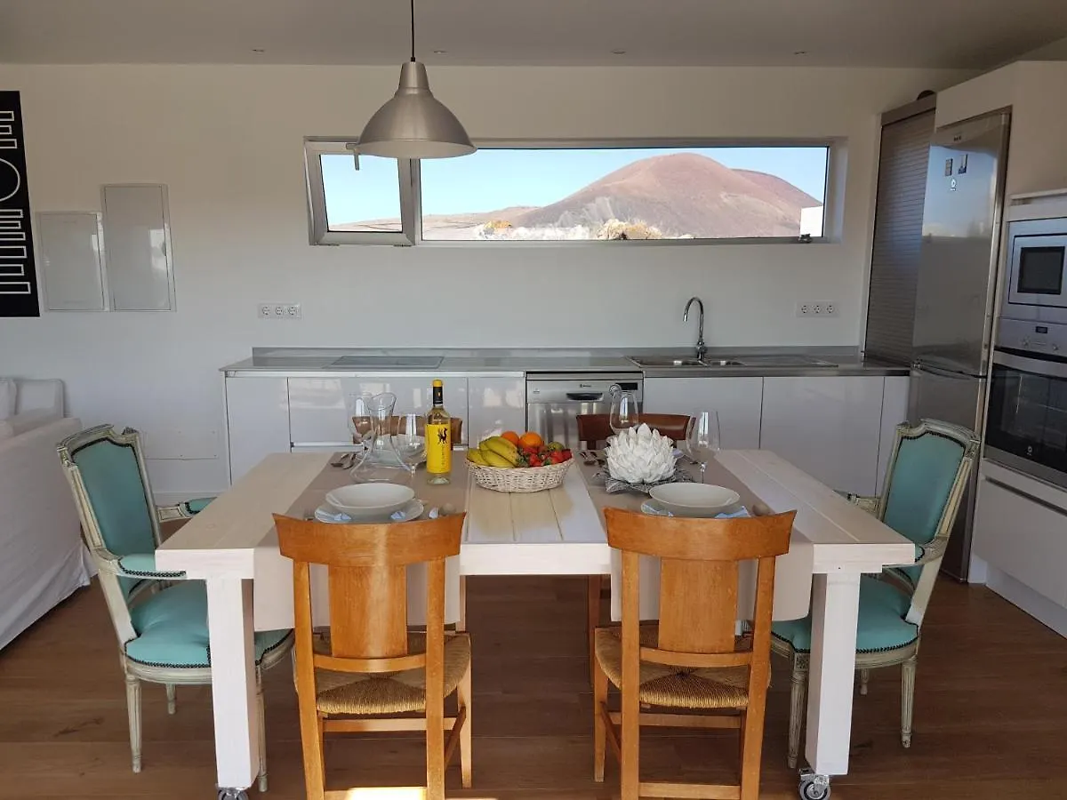Majanicho Rock - Villa With Heated Pool Lajares